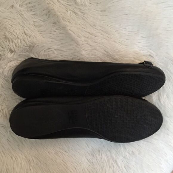 Stuart Weizman Butter leather twist knot flats - Picture 5 of 9